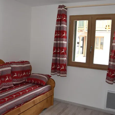 Bel Neuf Avec Grande Terrasse Au Centre De - Fr-1-464-58 Apartment *